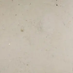 Eine elegante Wand mit Marmorputz zeigt die feine Struktur des Streichputzes von Einhornwerke.