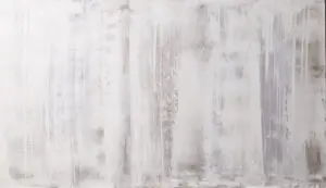 Eine stilvolle Wandgestaltung in sanften Farbnuancen von STUCCORINO-® Fresco Natur verleiht dem Raum ein elegantes Ambiente.