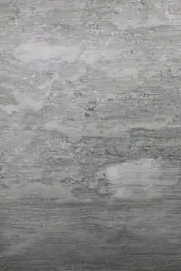 Das Bild zeigt eine edle Wandgestaltung mit STUCCORINO von EINHORN WERKE, einem besonders dekorativen Kalk-Marmorputz für dekorative Highlights in jedem Raum.