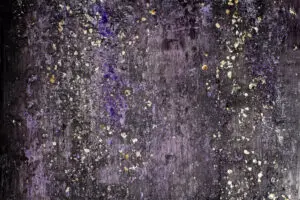 Das Bild zeigt eine edle Wandgestaltung mit STUCCORINO von EINHORN WERKE, einem dekorativen Kalkputz. Rezept: Sparkle STUCCORINO ® 0,1 Farbtöne 0215 + 4020 + 4040 + Goldglimmer grob + Colour Pop