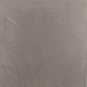 Die Wand zeigt eine gleichmäßige Oberfläche aus MARMOREA-Kalkputz, perfekt für elegante Wandgestaltung im Wohnzimmer.