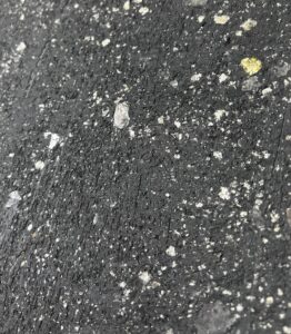 Das Bild zeigt eine edle Wandgestaltung mit STUCCORINO von EINHORN WERKE, einem dekorativen Kalkputz.